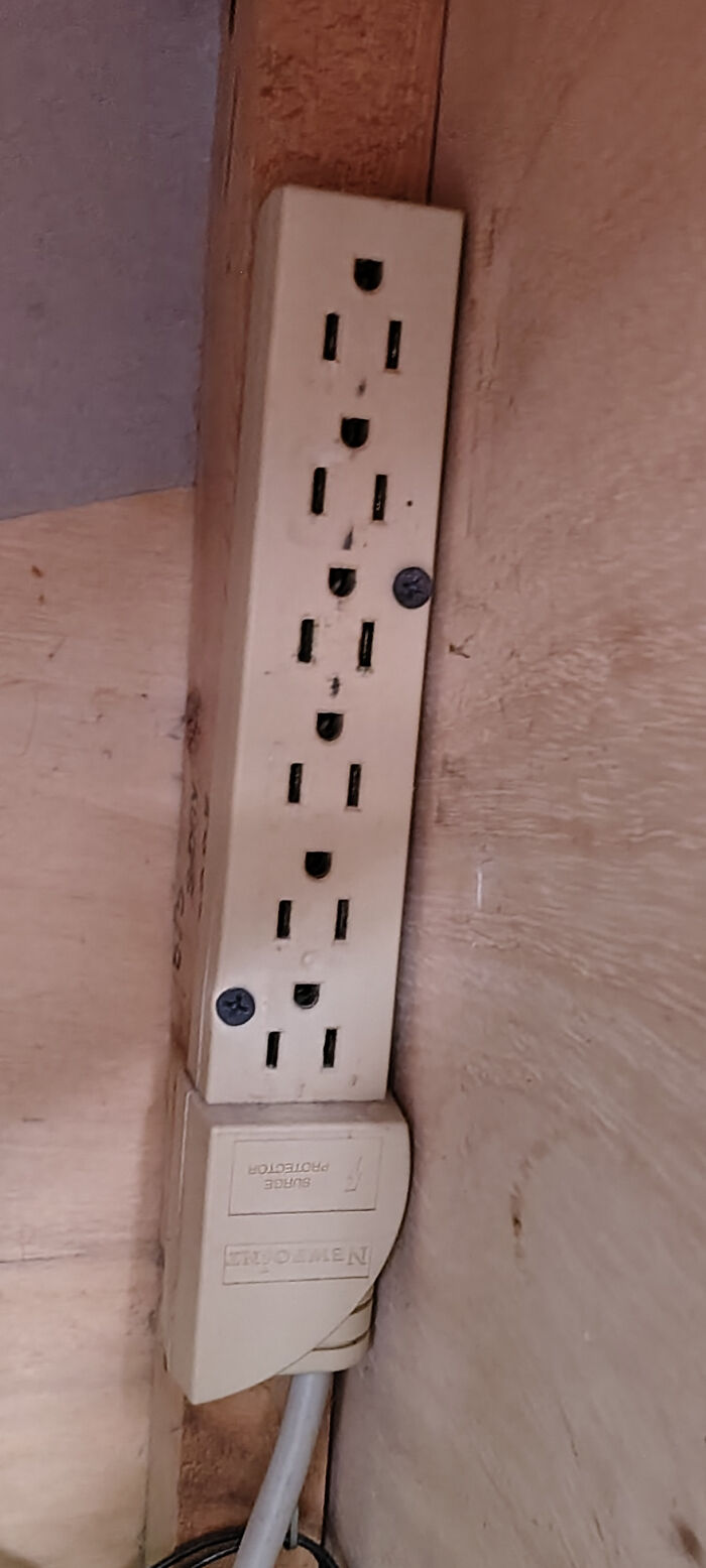 55 Dangerous Things People Did That Were Completely Unnecessary (New Pics) 55 Dangerous Things People Did That Were Completely Unnecessary (New Pics)