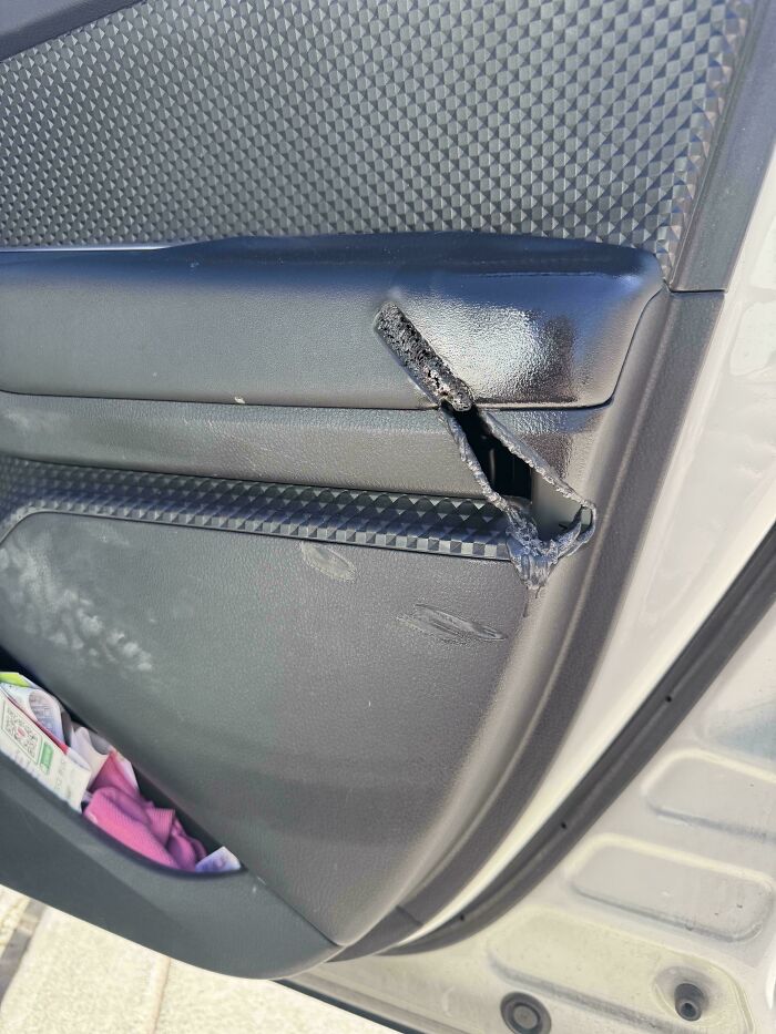 55 Dangerous Things People Did That Were Completely Unnecessary (New Pics) 55 Dangerous Things People Did That Were Completely Unnecessary (New Pics)