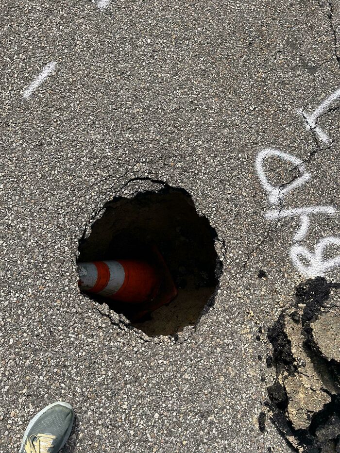 55 Dangerous Things People Did That Were Completely Unnecessary (New Pics) 55 Dangerous Things People Did That Were Completely Unnecessary (New Pics)