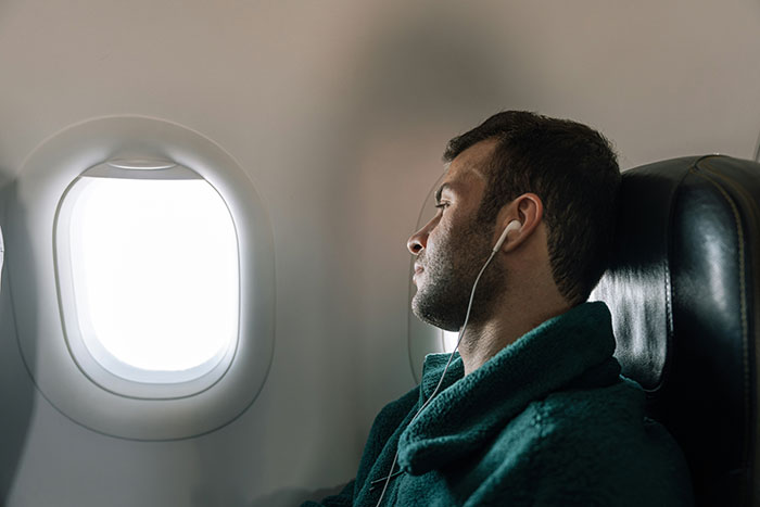 “Jaw Down To Her Knees”: 40 Satisfying Stories Of Entitled Plane Passengers Getting Exactly What They Deserved “Jaw Down To Her Knees”: 40 Satisfying Stories Of Entitled Plane Passengers Getting Exactly What They Deserved