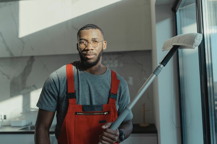 33 People Debate Whether Doing The Bare Minimum At Work Is Actually Fair 33 People Debate Whether Doing The Bare Minimum At Work Is Actually Fair