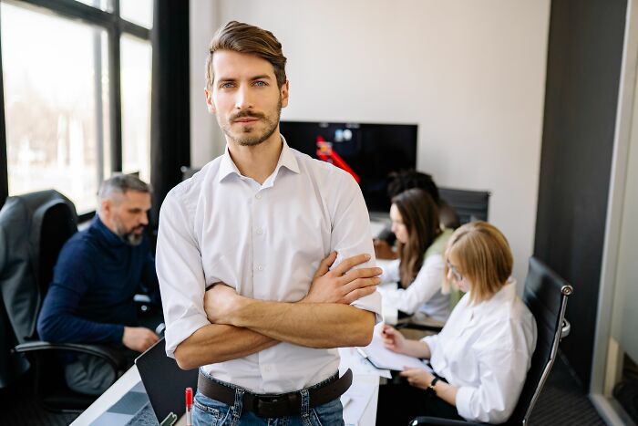 33 People Debate Whether Doing The Bare Minimum At Work Is Actually Fair 33 People Debate Whether Doing The Bare Minimum At Work Is Actually Fair