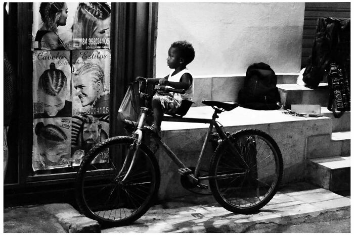 40 Images Shared By The Pure Street Photography Awards That Capture Life At Its Most Unexpected 40 Images Shared By The Pure Street Photography Awards That Capture Life At Its Most Unexpected