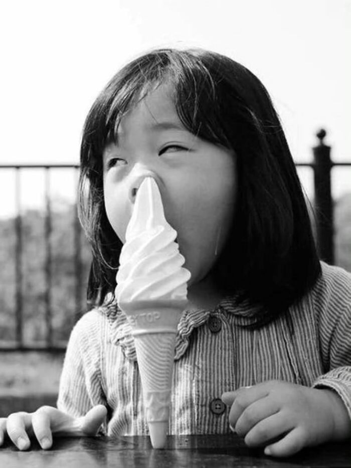 40 Images Shared By The Pure Street Photography Awards That Capture Life At Its Most Unexpected 40 Images Shared By The Pure Street Photography Awards That Capture Life At Its Most Unexpected