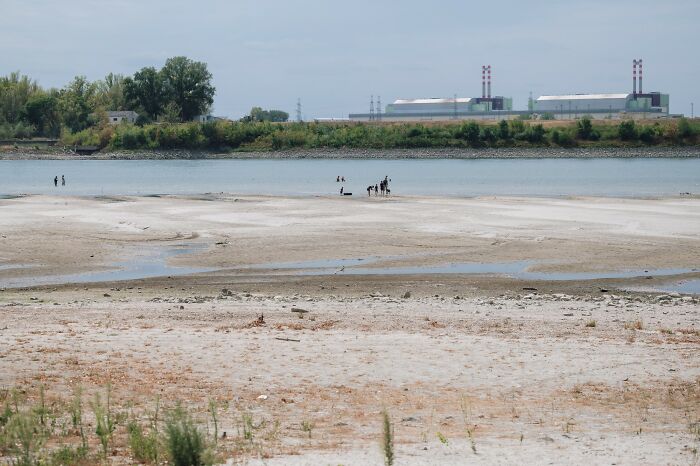 People Blame Politics As Europe Suffers The Most Brutal Drought In Years: “But What About Those Immigrants?” People Blame Politics As Europe Suffers The Most Brutal Drought In Years: “But What About Those Immigrants?”