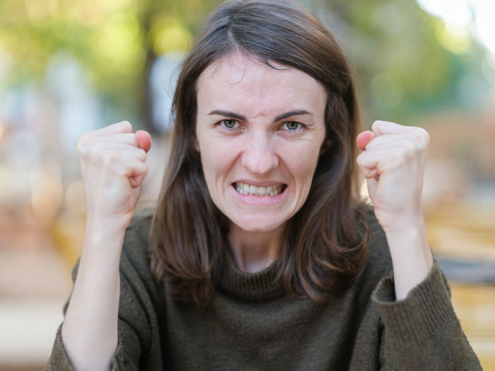 Shopper Accused Of Having A Weapon To Threaten Karen, But She Ends Up Leaving In Handcuffs Instead Shopper Accused Of Having A Weapon To Threaten Karen, But She Ends Up Leaving In Handcuffs Instead