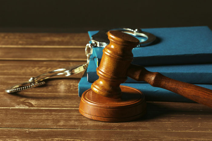 Wife Becomes Obsessed With Criminal Trial, Gets Mad When Hubby Refuses To Agree With Her Theory Wife Becomes Obsessed With Criminal Trial, Gets Mad When Hubby Refuses To Agree With Her Theory