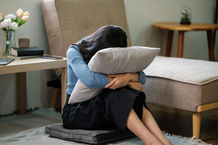 Woman Calls Dibs On Heartbroken Bestie’s Ex, Decides One Month Is Enough And Asks Him Out Woman Calls Dibs On Heartbroken Bestie’s Ex, Decides One Month Is Enough And Asks Him Out