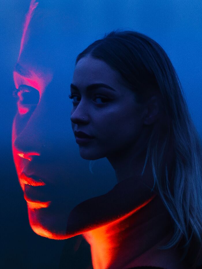 Photographer Oliver Takáč Turns Neon Lights Into Cinematic Portraits (23 Pics) Photographer Oliver Takáč Turns Neon Lights Into Cinematic Portraits (23 Pics)