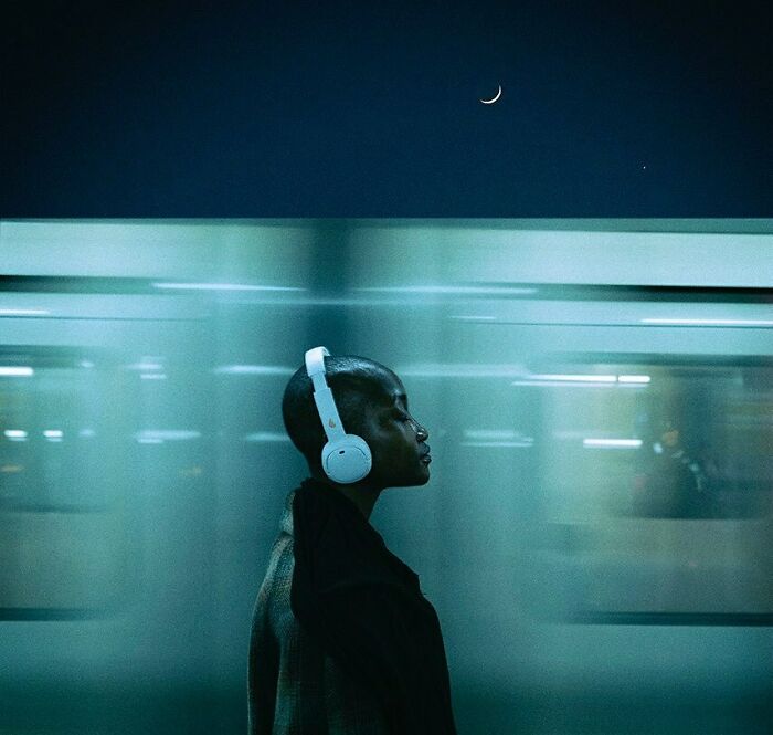 Photographer Oliver Takáč Turns Neon Lights Into Cinematic Portraits (23 Pics) Photographer Oliver Takáč Turns Neon Lights Into Cinematic Portraits (23 Pics)