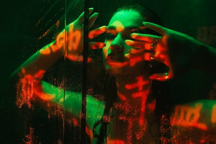 Photographer Oliver Takáč Turns Neon Lights Into Cinematic Portraits (23 Pics) Photographer Oliver Takáč Turns Neon Lights Into Cinematic Portraits (23 Pics)