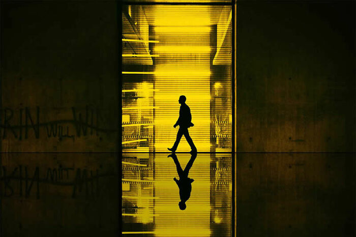 Photographer Oliver Takáč Turns Neon Lights Into Cinematic Portraits (23 Pics) Photographer Oliver Takáč Turns Neon Lights Into Cinematic Portraits (23 Pics)