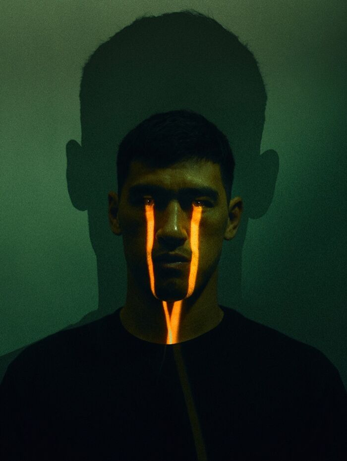 Photographer Oliver Takáč Turns Neon Lights Into Cinematic Portraits (23 Pics) Photographer Oliver Takáč Turns Neon Lights Into Cinematic Portraits (23 Pics)