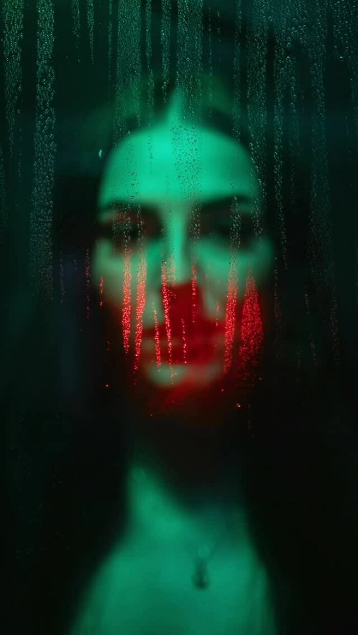Photographer Oliver Takáč Turns Neon Lights Into Cinematic Portraits (23 Pics) Photographer Oliver Takáč Turns Neon Lights Into Cinematic Portraits (23 Pics)