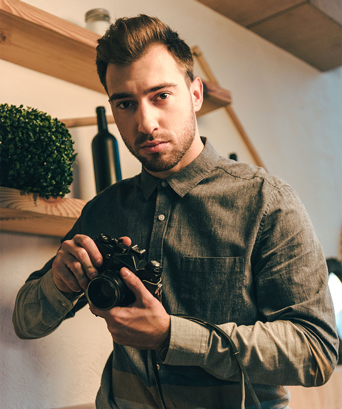 Photographer Has The Perfect Response After An Entitled Woman Demands He Honor A “Promise” He Never Made Photographer Has The Perfect Response After An Entitled Woman Demands He Honor A “Promise” He Never Made