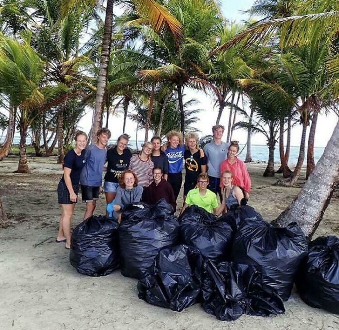 “The Real Trash Are The People”: As Trash Takes Over The World, These Folks Should Be The Real Influencers “The Real Trash Are The People”: As Trash Takes Over The World, These Folks Should Be The Real Influencers