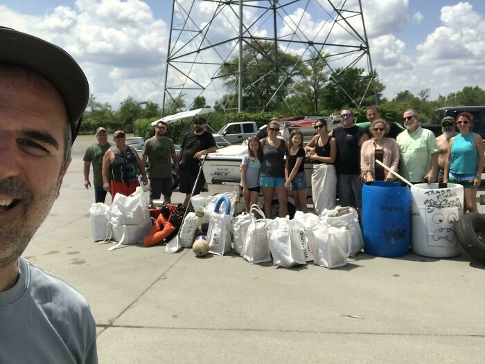 “The Real Trash Are The People”: As Trash Takes Over The World, These Folks Should Be The Real Influencers “The Real Trash Are The People”: As Trash Takes Over The World, These Folks Should Be The Real Influencers
