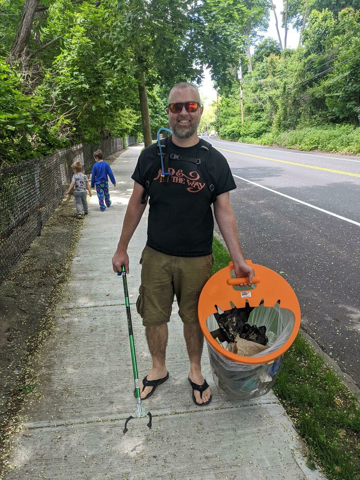 “The Real Trash Are The People”: As Trash Takes Over The World, These Folks Should Be The Real Influencers “The Real Trash Are The People”: As Trash Takes Over The World, These Folks Should Be The Real Influencers