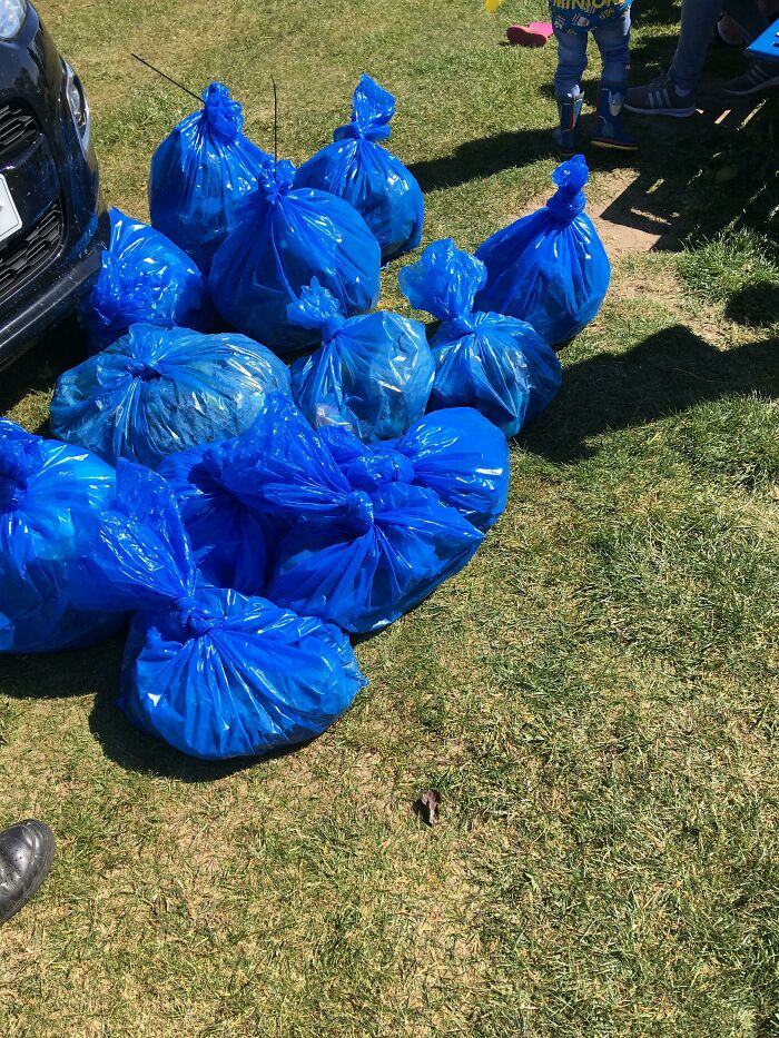 “The Real Trash Are The People”: As Trash Takes Over The World, These Folks Should Be The Real Influencers “The Real Trash Are The People”: As Trash Takes Over The World, These Folks Should Be The Real Influencers