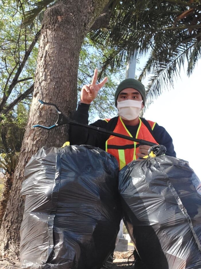 “The Real Trash Are The People”: As Trash Takes Over The World, These Folks Should Be The Real Influencers “The Real Trash Are The People”: As Trash Takes Over The World, These Folks Should Be The Real Influencers
