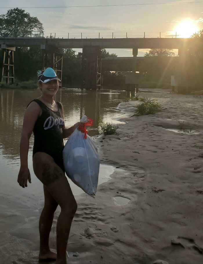 “The Real Trash Are The People”: As Trash Takes Over The World, These Folks Should Be The Real Influencers “The Real Trash Are The People”: As Trash Takes Over The World, These Folks Should Be The Real Influencers