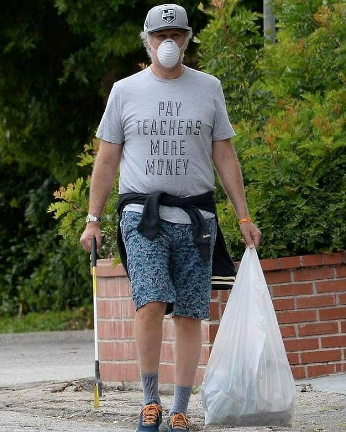 “The Real Trash Are The People”: As Trash Takes Over The World, These Folks Should Be The Real Influencers “The Real Trash Are The People”: As Trash Takes Over The World, These Folks Should Be The Real Influencers