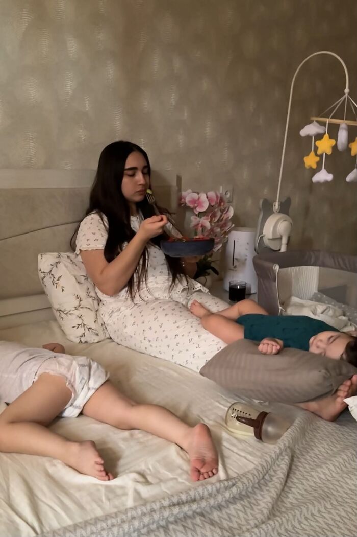 Moms Share 73 Photos From Their Life That Motherhood Is Rewarding, Joyful And Fulfilling But Not Easy Moms Share 73 Photos From Their Life That Motherhood Is Rewarding, Joyful And Fulfilling But Not Easy