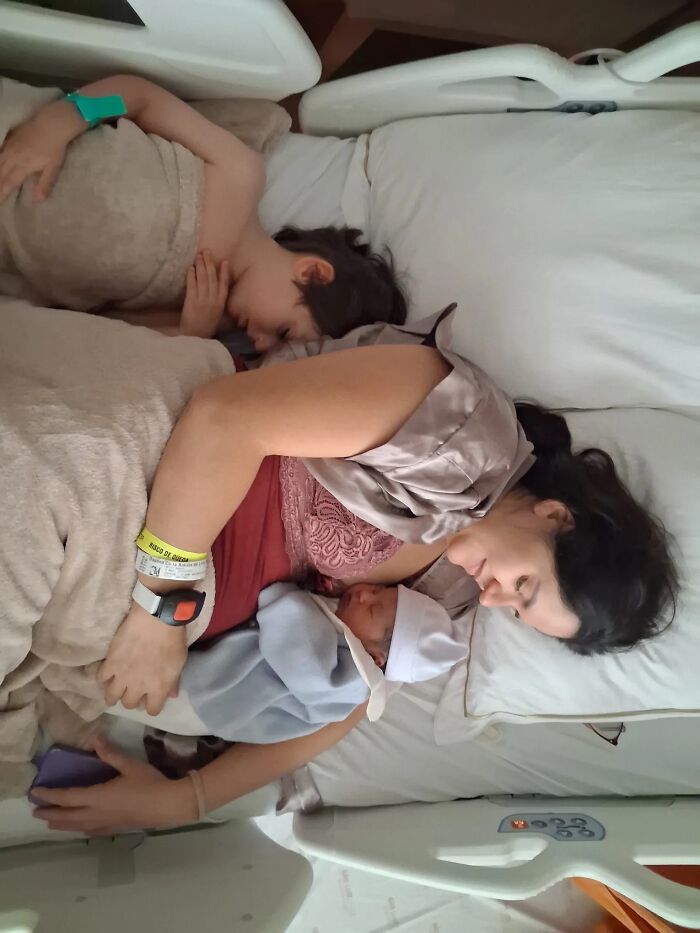 Moms Share 73 Photos From Their Life That Motherhood Is Rewarding, Joyful And Fulfilling But Not Easy Moms Share 73 Photos From Their Life That Motherhood Is Rewarding, Joyful And Fulfilling But Not Easy