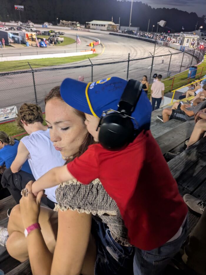 Moms Share 73 Photos From Their Life That Motherhood Is Rewarding, Joyful And Fulfilling But Not Easy Moms Share 73 Photos From Their Life That Motherhood Is Rewarding, Joyful And Fulfilling But Not Easy
