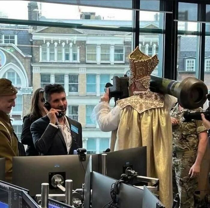 81 Random And Unhinged Images That Are Cursed And That’s The Only Explanation You Need (New Pics) 81 Random And Unhinged Images That Are Cursed And That’s The Only Explanation You Need (New Pics)