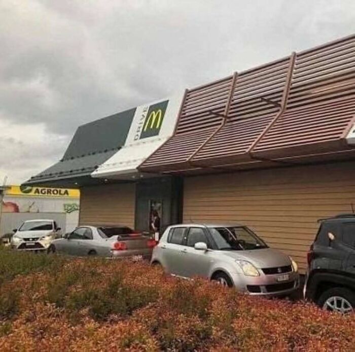81 Random And Unhinged Images That Are Cursed And That’s The Only Explanation You Need (New Pics) 81 Random And Unhinged Images That Are Cursed And That’s The Only Explanation You Need (New Pics)
