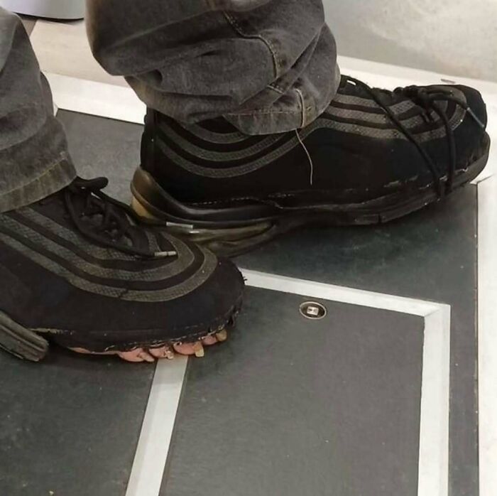 81 Random And Unhinged Images That Are Cursed And That’s The Only Explanation You Need (New Pics) 81 Random And Unhinged Images That Are Cursed And That’s The Only Explanation You Need (New Pics)