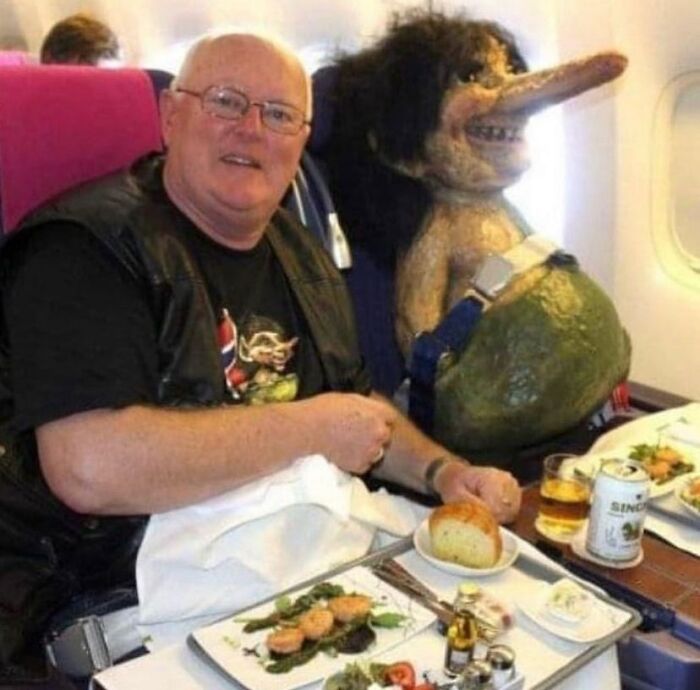 81 Random And Unhinged Images That Are Cursed And That’s The Only Explanation You Need (New Pics) 81 Random And Unhinged Images That Are Cursed And That’s The Only Explanation You Need (New Pics)