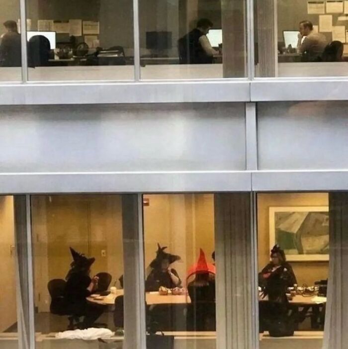 81 Random And Unhinged Images That Are Cursed And That’s The Only Explanation You Need (New Pics) 81 Random And Unhinged Images That Are Cursed And That’s The Only Explanation You Need (New Pics)