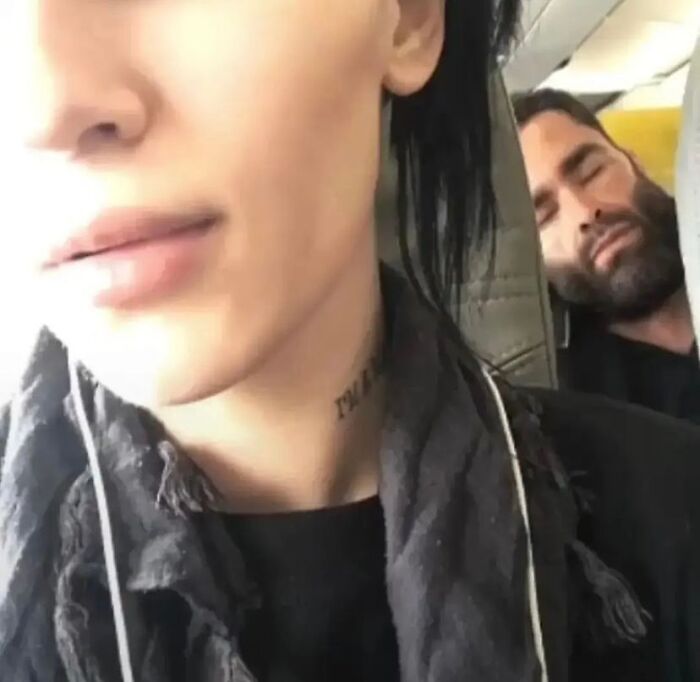 81 Random And Unhinged Images That Are Cursed And That’s The Only Explanation You Need (New Pics) 81 Random And Unhinged Images That Are Cursed And That’s The Only Explanation You Need (New Pics)