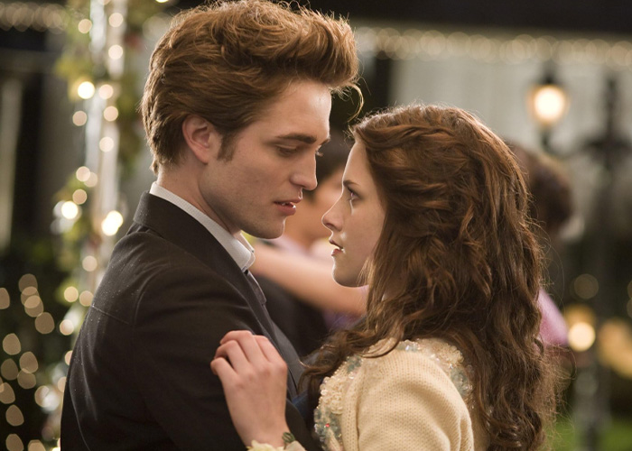 “Such A Pretentious Little Loser”: Kristen Stewart Addressess ‘Embarrassing’ Twilight Shoots With Robert Pattinson “Such A Pretentious Little Loser”: Kristen Stewart Addressess ‘Embarrassing’ Twilight Shoots With Robert Pattinson