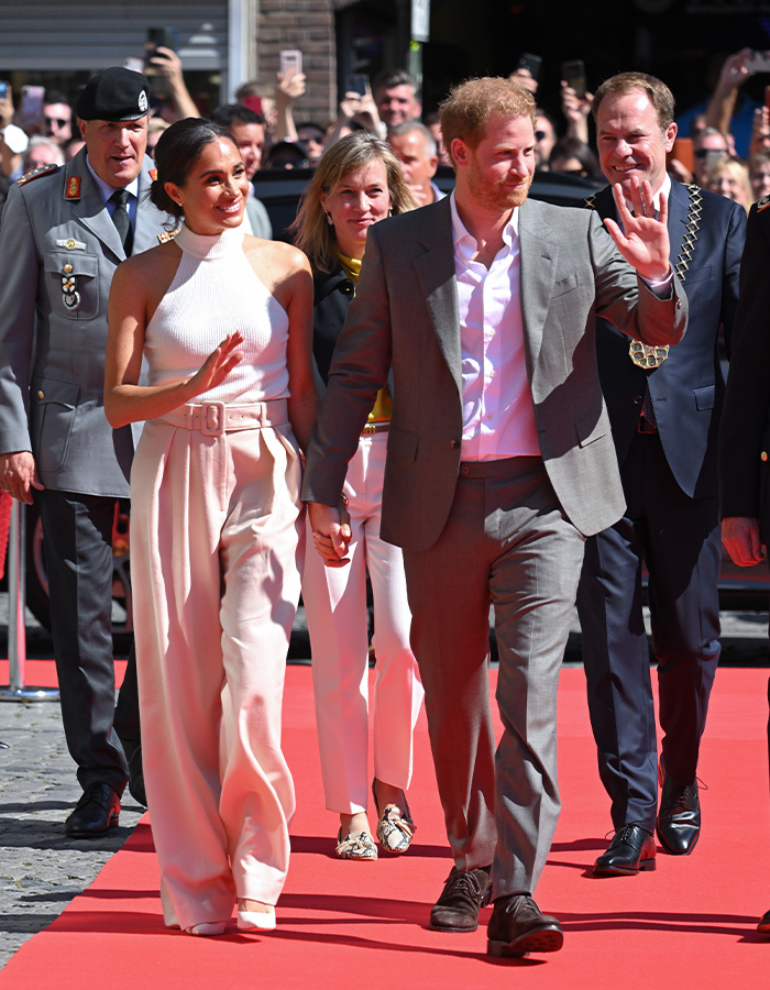 Prince Harry And Meghan Markle Urged To ‘Disappear Professionally’ Following Latest Business Flop Prince Harry And Meghan Markle Urged To ‘Disappear Professionally’ Following Latest Business Flop