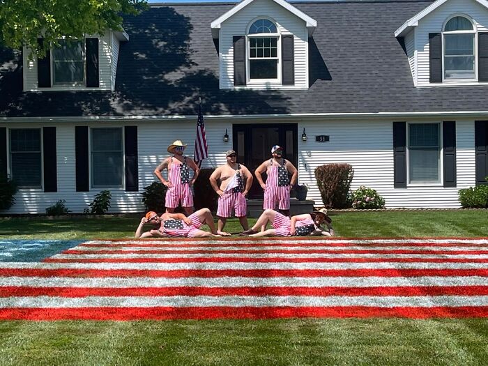 “I Never Saw My Neighbors The Same Way Again”: 55 Neighbors Who Were Far Too Interesting To Ignore “I Never Saw My Neighbors The Same Way Again”: 55 Neighbors Who Were Far Too Interesting To Ignore