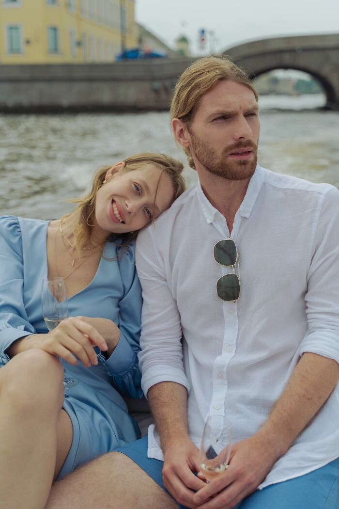 37 Stories From Women Who Married Rich And Found Out That This Kind Of Relationship Isn&rsquo;t Sweet