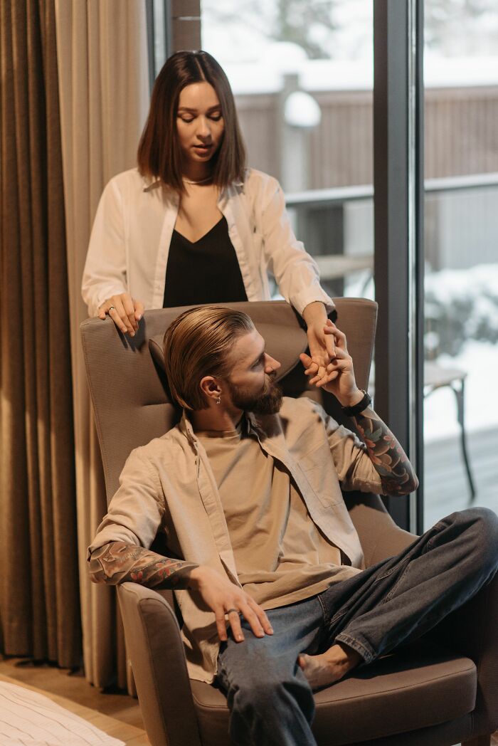 37 Stories From Women Who Married Rich And Found Out That This Kind Of Relationship Isn&rsquo;t Sweet