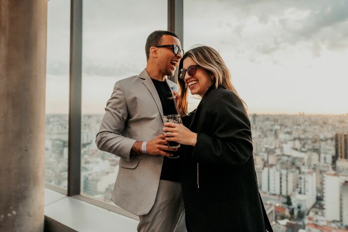 37 Stories From Women Who Married Rich And Found Out That This Kind Of Relationship Isn&rsquo;t Sweet