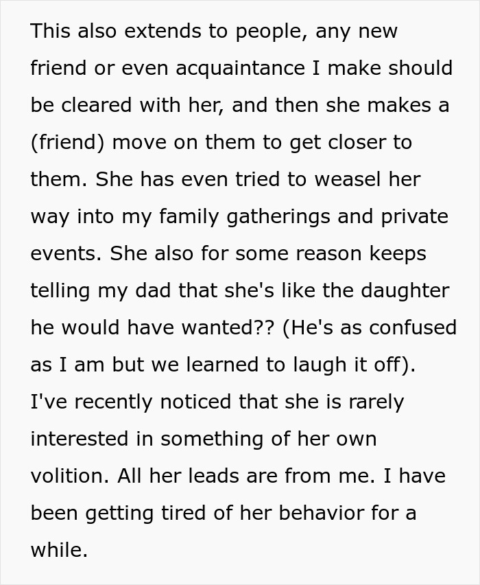 Woman Notices Her Friend Keeps Acting Stranger And Stranger, Finally Understands Why