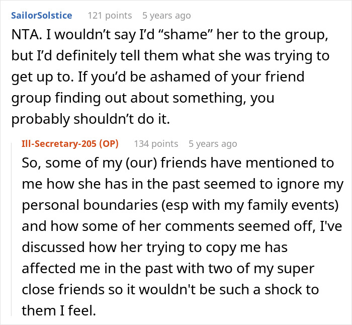 Woman Notices Her Friend Keeps Acting Stranger And Stranger, Finally Understands Why