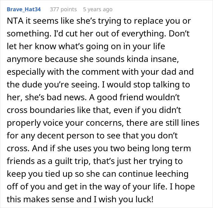 Woman Notices Her Friend Keeps Acting Stranger And Stranger, Finally Understands Why