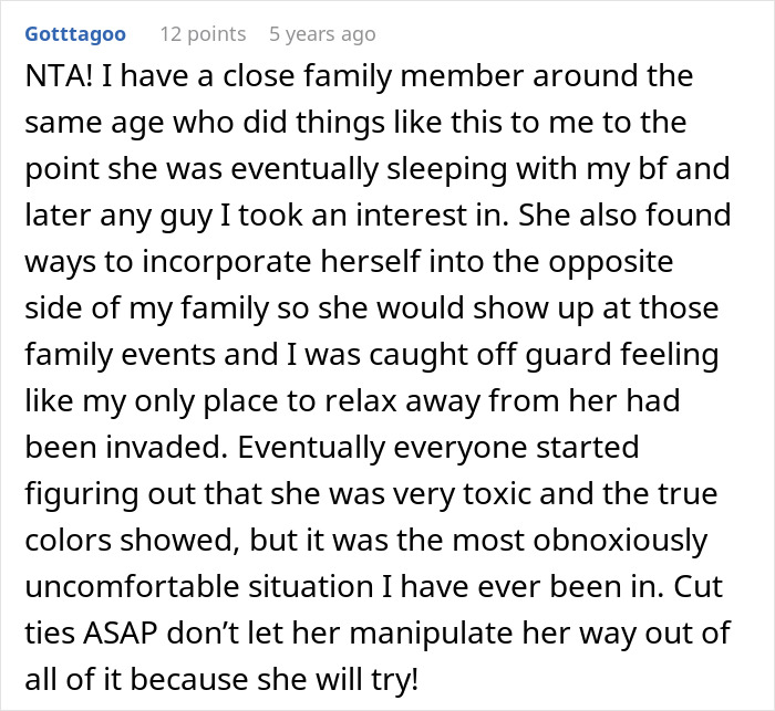 Woman Notices Her Friend Keeps Acting Stranger And Stranger, Finally Understands Why