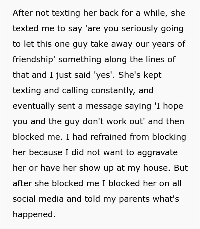 Woman Notices Her Friend Keeps Acting Stranger And Stranger, Finally Understands Why