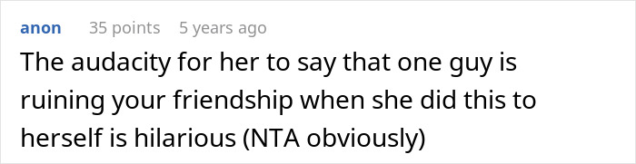 Woman Notices Her Friend Keeps Acting Stranger And Stranger, Finally Understands Why