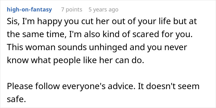 Woman Notices Her Friend Keeps Acting Stranger And Stranger, Finally Understands Why