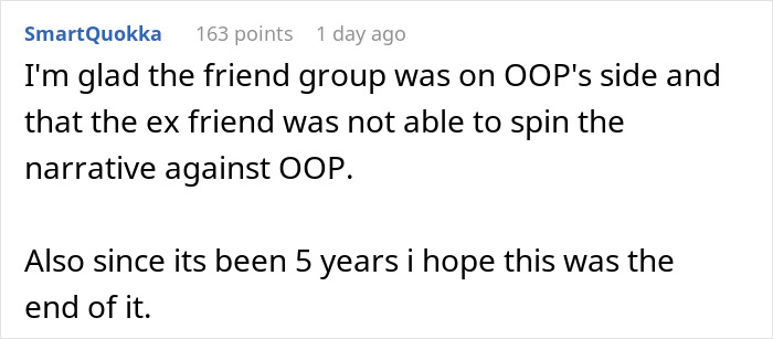 Woman Notices Her Friend Keeps Acting Stranger And Stranger, Finally Understands Why