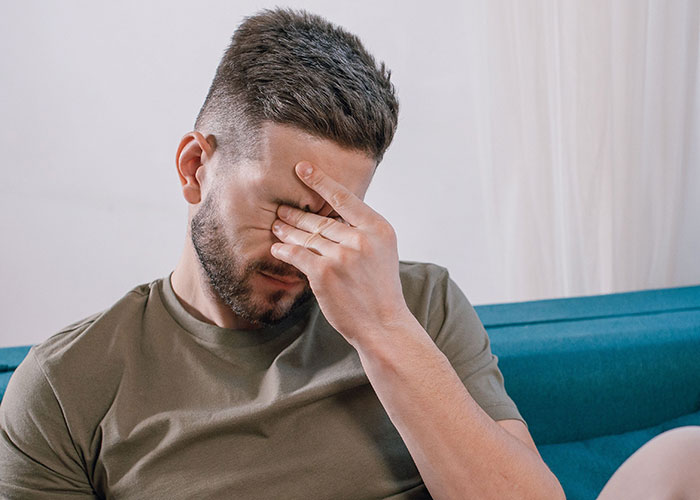 Friend Group Tells Woman With OCD She’s No Longer Welcome, Her Boyfriend Absolutely Loses It Friend Group Tells Woman With OCD She’s No Longer Welcome, Her Boyfriend Absolutely Loses It